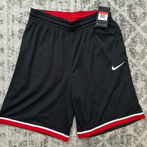 ⚫️🔴⚪️ BRAND NEW Men’s Nike Dri-fit Shorts (Size L)
